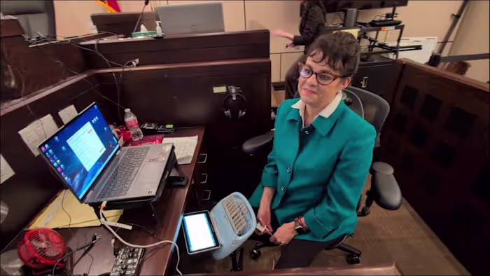 Bexar County eert rechtbankverslaggevers omdat het tekort over de gehele staat blijft bestaan