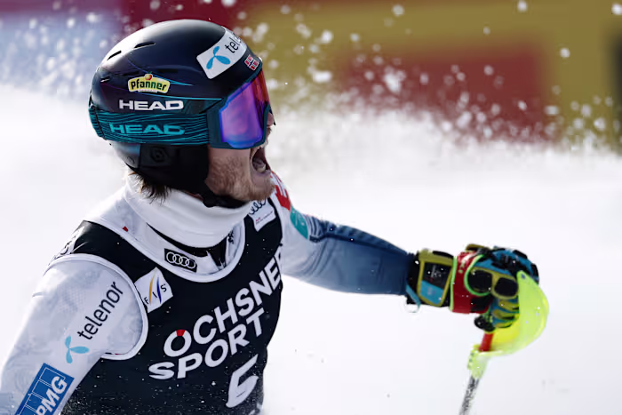 De Noorse skiër McGrath wint de Wengen-slalom, voor goede vriend Pinheiro Braathen