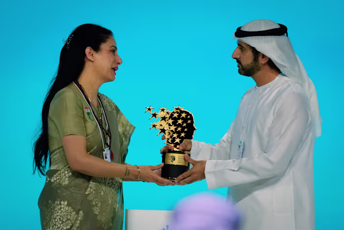 Indiase leraar die honderden leercentra heeft opgezet, wint Global Teacher Prize ter waarde van $1 miljoen