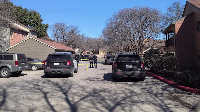 Man in hechtenis genomen nadat hij een vrouw meerdere keren had neergestoken aan Northeast Side, zegt SAPD