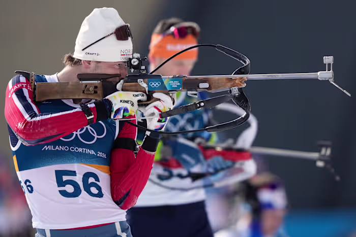 Noorse biatleet wint opnieuw Olympische bronzen medaille, drie dagen nadat hij zijn ontrouw heeft beleden