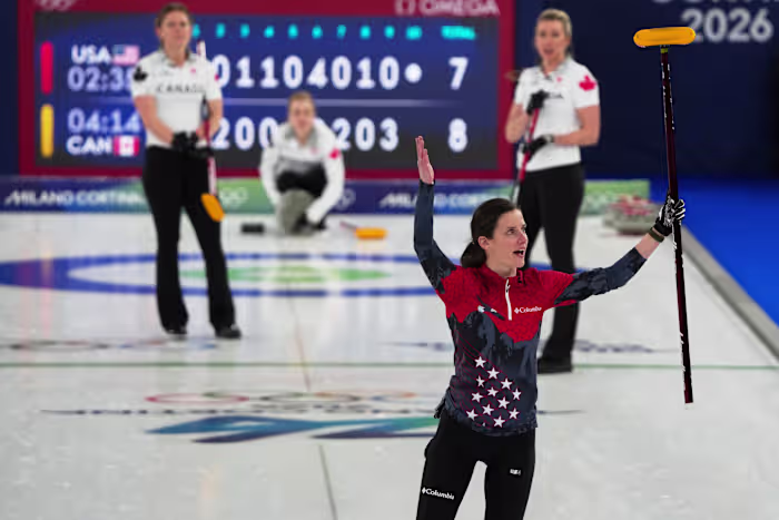 Verrassing! Het Amerikaanse curlingteam voor dames verslaat Canada voor het eerst op een Olympische Spelen