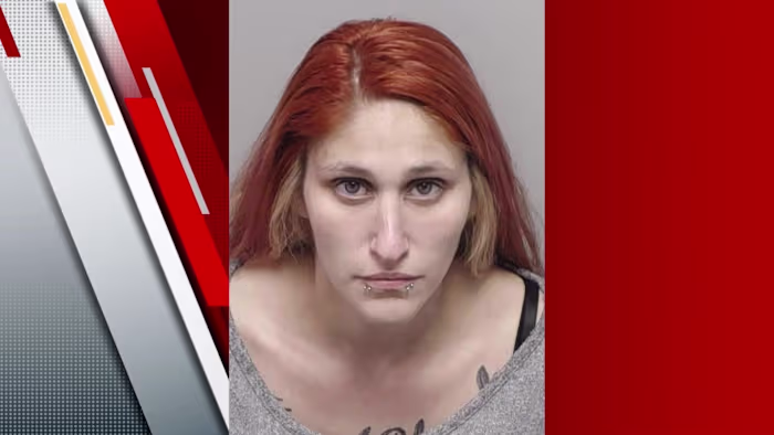 Vrouw gearresteerd, beschuldigd van moord op vriend in China Grove, aldus een beëdigde verklaring