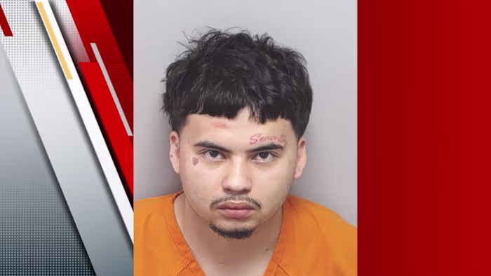 Beëdigde verklaring: man gearresteerd, beschuldigd van het opnemen en verkopen van seksueel expliciete video's van tieners voor $ 10 per stuk