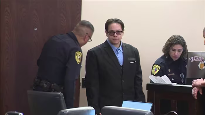 Christopher Preciado beweert dat Matthew Guerra de trekker overhaalde tijdens een verhoorvideo die aan de jury werd getoond