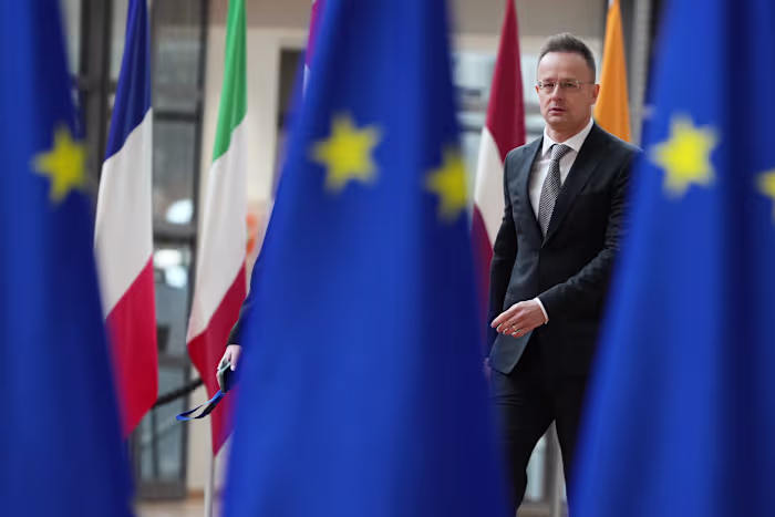 De EU slaagt er niet in nieuwe sancties tegen Rusland door te voeren nadat Hongarije bezwaar heeft gemaakt