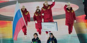 De Russische vlag keert terug tijdens de Paralympische Winterspelen in Milaan Cortina, te midden van de oorlog en boycot tegen Iran