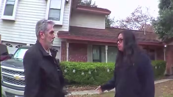 De beveiliging is aangescherpt en de vader van Christopher Preciado wordt in de rechtszaal toegelaten terwijl het proces voortduurt