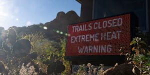 De gemeenschap in Arizona bereikt 110 graden F, de hoogste temperatuur in maart gemeten in de VS