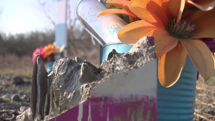 De gemeenschap roept op tot actie omdat de problemen aanhouden bij de herdenking voor 53 migranten op Quintana Road