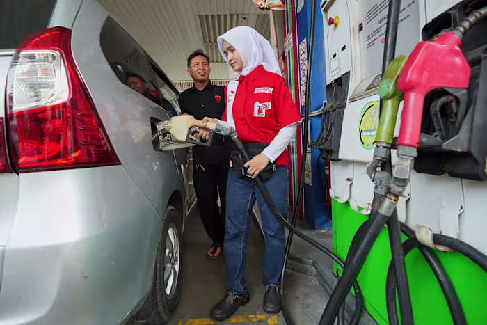 De oorlog met Iran verstikt de olie- en aardgasstromen, wat de risico's voor de energieveiligheid voor Azië benadrukt