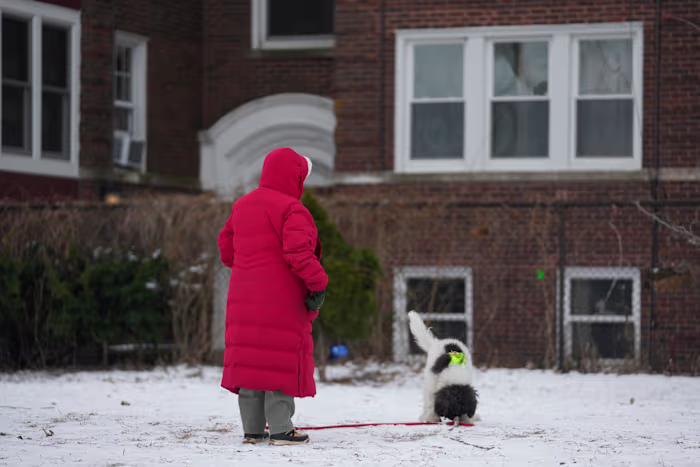 Een groeiend aantal Amerikanen meldt dat ze extreme kou ervaren, blijkt uit een peiling van AP-NORC