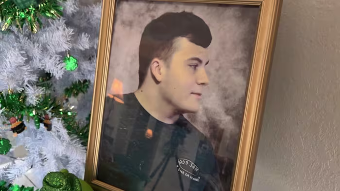 Eén jaar na de moord tijdens een poging tot overval in Selma dringt de moeder van een 20-jarige aan op gerechtigheid