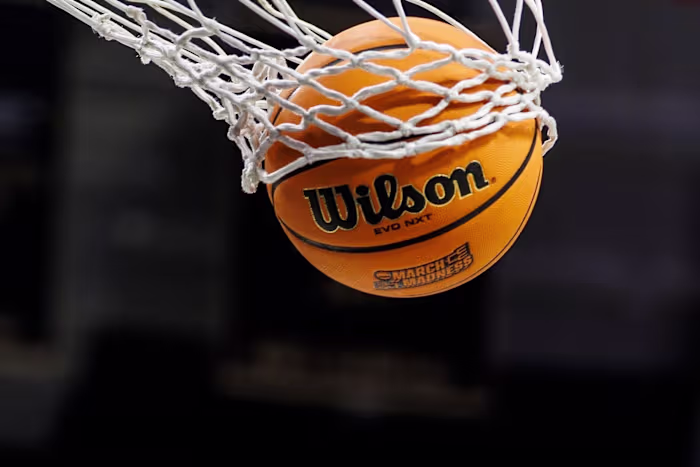 Gevecht in Coastal Carolina, South Alabama, dames Sun Belt-wedstrijd verwondt scheidsrechter, resulteert in 8 uitwerpingen