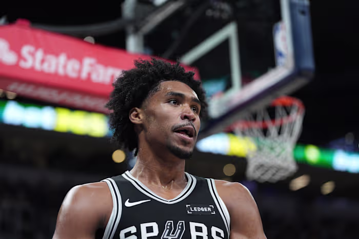 Harper scoort 22, Spurs herstellen zich van eerste nederlaag in 12 wedstrijden en ravotten voorbij 76ers 131-91