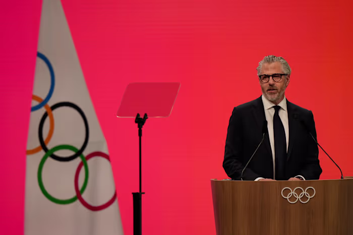 Het bestuur van LA28 steunt Casey Wasserman nadat Epstein-dossiers de controle hebben aangewakkerd