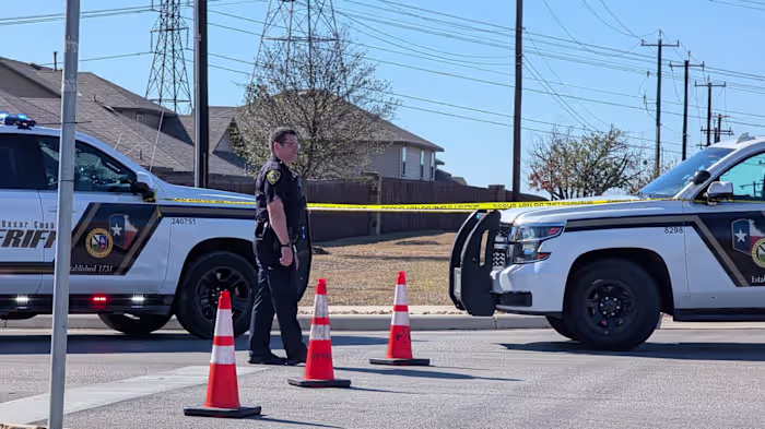 Jongere gearresteerd, beschuldigd van het neersteken van een andere jongere in het noordoosten van Bexar County, zegt het kantoor van de sheriff