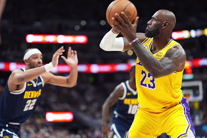 LeBron James breekt het NBA-record van Kareem Abdul-Jabbar voor velddoelpunten in zijn carrière