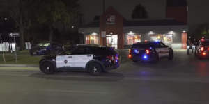 Man neergeschoten tijdens overval op restaurant Southwest Side, zegt de politie