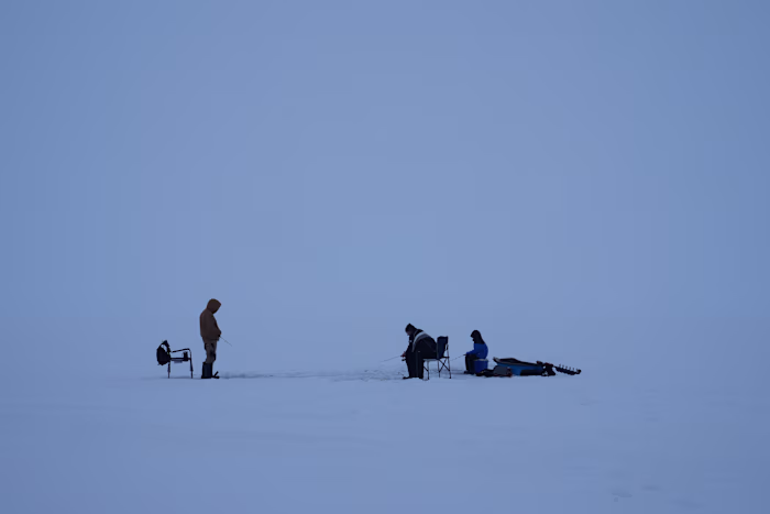 Nu de winters warmer worden, wordt het vallen door het ijs steeds gebruikelijker – en dodelijker