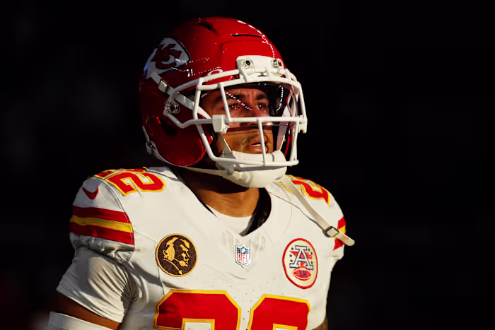 Rams, Chiefs zijn het eens geworden over een ruil waarbij CB Trent McDuffie naar Los Angeles wordt gestuurd, zeggen AP-bronnen