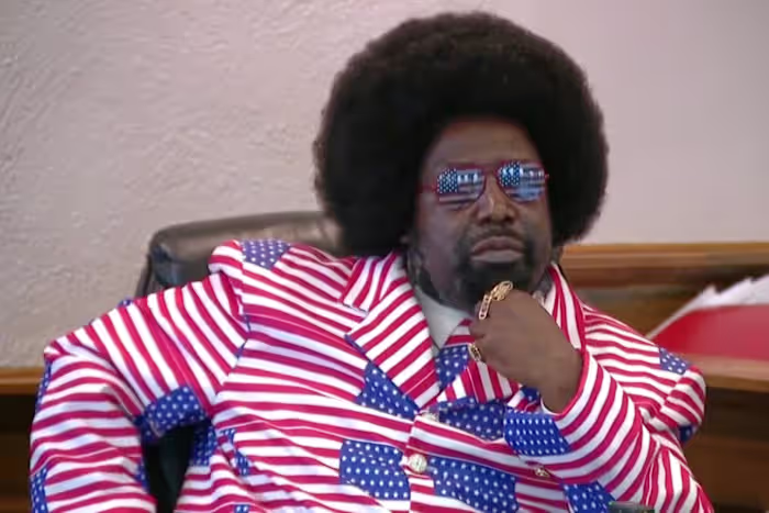 Rapper Afroman wint rechtszaak tegen politie vanwege het bespotten van hun inval in 2022 in virale muziekvideo's