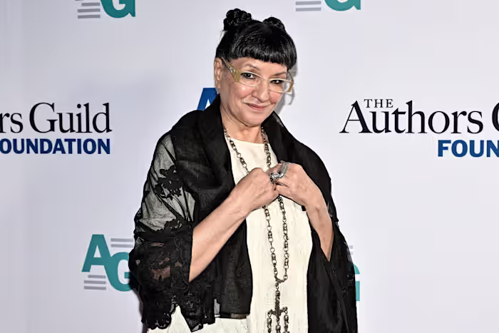 Sandra Cisneros wilde al lang een uitnodiging voor de American Academy of Arts and Letters. Nu is ze binnen