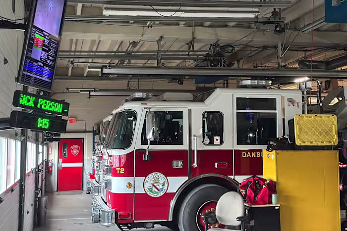 Schokkende alarmen uit, stillere waarschuwingen erin. Nieuwe brandweerpostsystemen zijn bedoeld om stress te verminderen