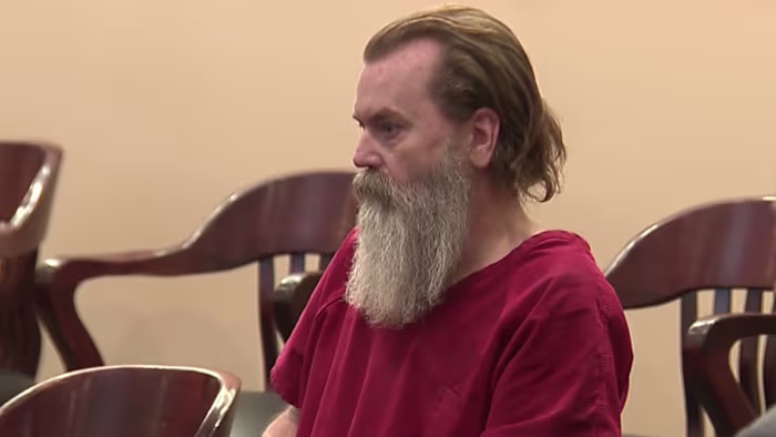 Stephen Clare pleit schuldig aan wrede aanval op ex-vrouw en dochters in 2023