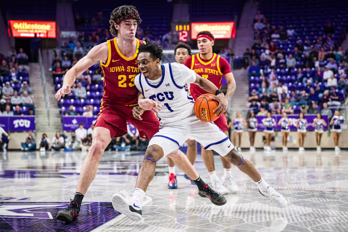 TCU haalt de laatste 12 punten binnen en verstoort nr. 5 Iowa State 62-55