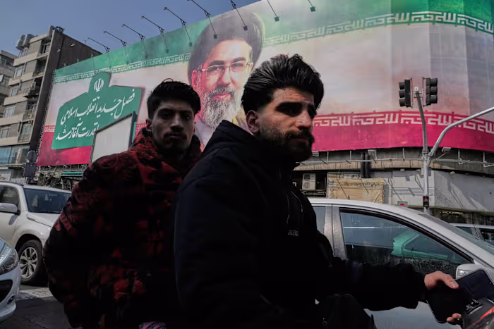 Teheran beweert dat de VS het land vanuit de VAE hebben aangevallen nu de oorlog met Iran zijn derde week ingaat