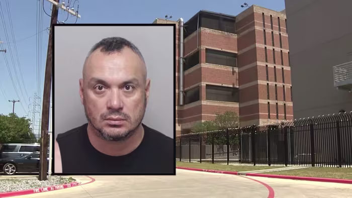 'We moeten op deze kwade demonen jagen': man beschuldigd van het bedreigen van burgemeester Jones van San Antonio