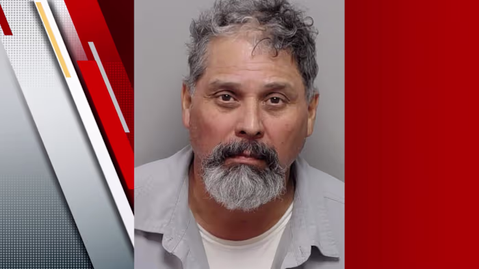 BCSO: Man gearresteerd, beschuldigd van schieten op voertuig en auto van omstanders raken in het westen van Bexar County