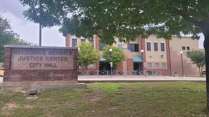 Burgemeester van Balcones Heights klaagt stad aan wegens vermeende vergelding