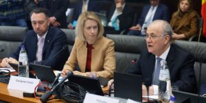 De EU is gastheer van de Palestijnse vredesconferentie terwijl zij op zoek is naar meer invloed in het Midden-Oosten