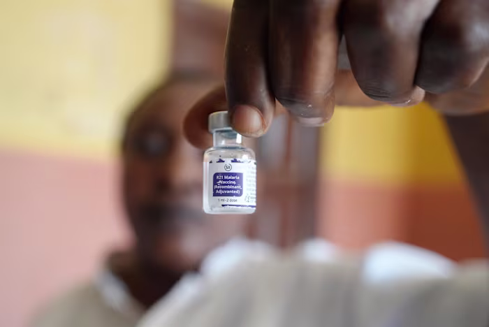 De WHO zegt dat vaccinaties miljoenen in Afrika redden, maar bezuinigingen op de Amerikaanse hulp en de oorlog in Iran bedreigen de vooruitgang