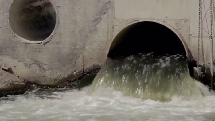 Edwards Aquifer steeg 3 meter na recente regen. Is het genoeg om de droogte een halt toe te roepen?