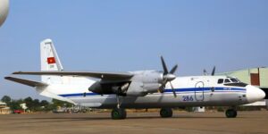 Een Russisch militair vliegtuig stort neer op de Krim, waarbij 29 mensen aan boord om het leven komen