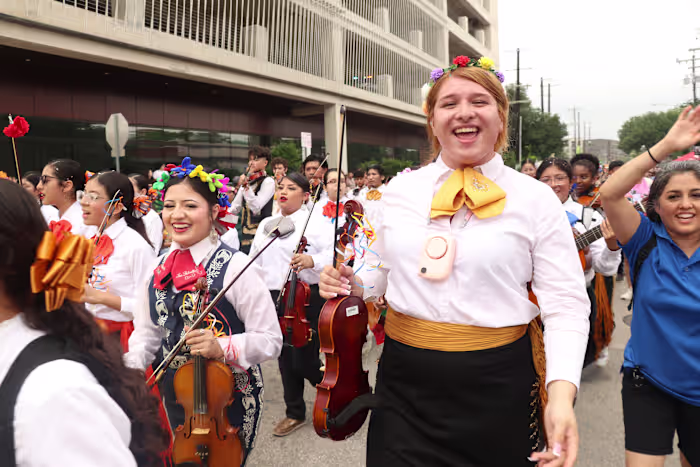 Fiesta-optochten: hoe kies je waar je gaat zitten?