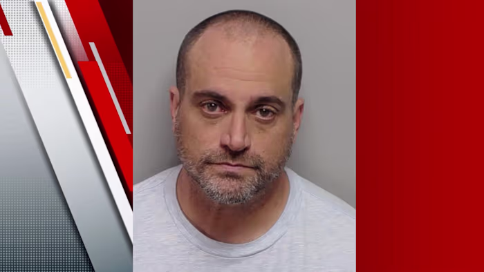 'Iemand wordt neergeschoten': voormalig werknemer beschuldigd van het bedreigen van de charterschool van San Antonio, zegt SAPD