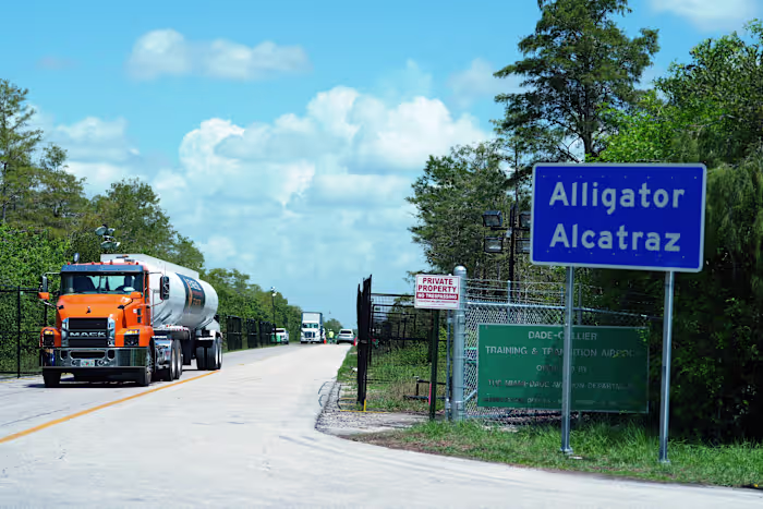 Milieugroeperingen dringen er bij het hof van beroep op aan om de sluiting van Florida's 'Alligator Alcatraz' stop te zetten