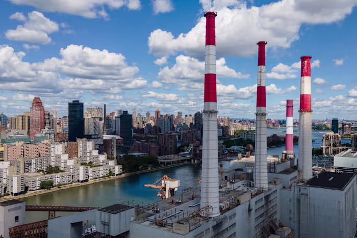 Naarmate de energiekosten stijgen, schorten sommige staten ambitieuze klimaatdoelstellingen op