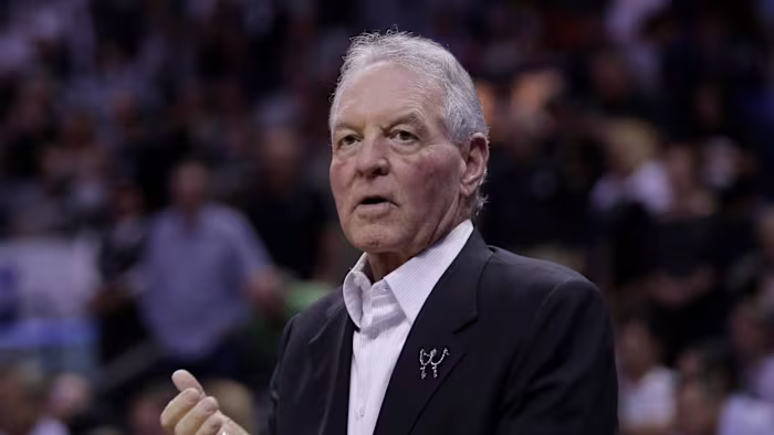 Peter M. Holt in juridische strijd met ex-jachtkapitein over vermeende drugssmokkel en afpersing van miljoenen dollars