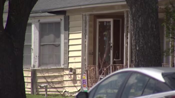 SAPD: Vrouw neergeschoten en dood aangetroffen in het huis van Northwest Side