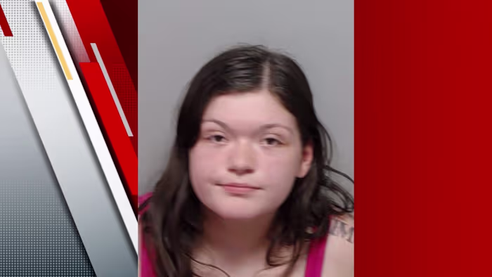 Vrouw beschuldigd van het opzettelijk overrijden van een man op de HEB-parkeerplaats aan de zuidoostkant in 2025