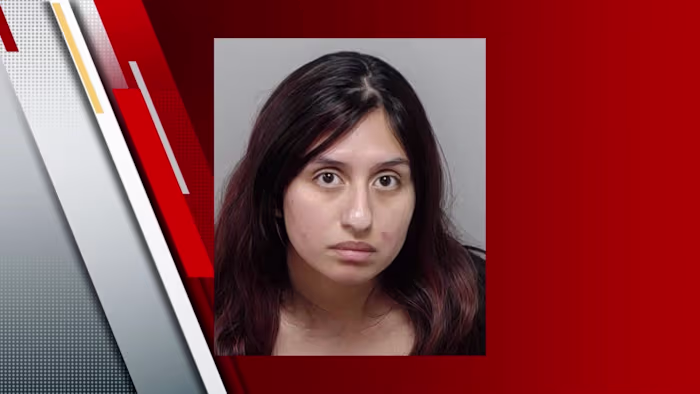 Vrouw gearresteerd nadat agenten een hond met ondergewicht vonden in een appartement in West-Bexar County, zegt BCSO