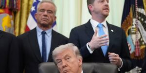 ‘Twee manieren om te berekenen’: Trump verdedigt zijn wiskundig onmogelijke berekeningen over medicijnprijzen