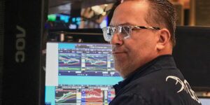 Amerikaanse aandelen stijgen naar het einde van hun beste maand sinds 2020, zelfs toen de olieprijzen kelderden