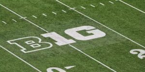 Big Ten op dreef tijdens voorjaarsbijeenkomsten, in een poging de patstelling in de play-offs en andere universiteitsproblemen op te lossen