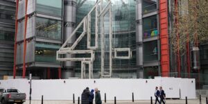 Channel 4 schrapt alle afleveringen van ‘Married at First Sight UK’ na beschuldigingen van seksueel wangedrag
